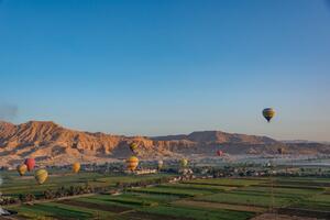 DÍA 5 – LUXOR| VUELO EN GLOBO| ESNA| EDFU – 16 DE FEBRERO DÍA 5 – LUXOR| VUELO EN GLOBO| ESNA| EDFU – 16 DE FEBRERO