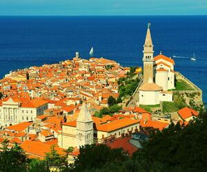 DÍA 3 – TRIESTE| SALIDA HACIA ESLOVENIA| VISITA DE PIRAN Y CUEVAS DE POSTONJA| LJUBLIANA – 10 DE SEPTIEMBRE