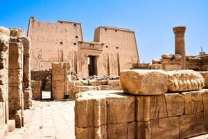 DÍA 8 – EDFU| ESNA| LUXOR – 22 DE MARZO