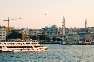 DÍA 12 – ESTAMBUL| NAVEGACION POR EL BOSFORO – 30 DE ABRIL