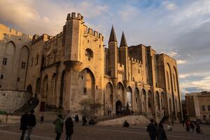 DÍA 9 – TOULOUSE | AVIGNON | NIZA – 29 DE MAYO