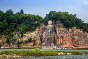 DÍA 27 – CHENGDU | BUDA GIGANTE DE LESHAN – 16 DE NOVIEMBRE DÍA 27 – CHENGDU | BUDA GIGANTE DE LESHAN – 16 DE NOVIEMBRE