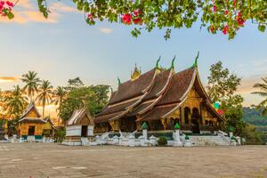 DÍA 8 – 13 DE MARZO| LUANG PRABANG – CUEVAS DE PAK OU