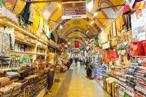 DIA 21 – ESTAMBUL|GRAN BAZAR Y CENA SHOW EN EL BOSFORO – 08 DE OCTUBRE 