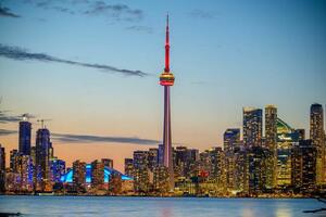 DIA 13 – TORONTO | CITY TOUR Y ASCENSO A LA CN TOWER y PASEO EN BARCO – 15 DE JUNIO