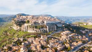 DÍA 17 – TROPEA | GERACE Y STILO | NOCHE EN ZONA – 23 DE ABRIL