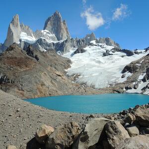 DÍA 10 – EL CALAFATE | EXCURSIÓN A EL CHALTÉN CON NAVEGACIÓN AL GLACIAR VIEDMA – 21 DE MARZO