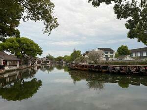 DÍA 39 – SHANGHÁI | EXCURSION OPCIONAL A ZHUJIAJIAO "LA VENECIA DE SHANGHÁI" – 01 DE MAYO