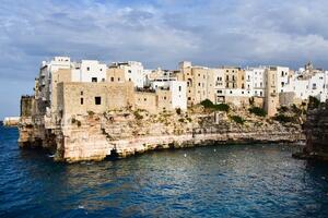 DIA 19 – MATERA|LOCOROTONDO|MONOPOLI Y POLIGNANO MARE|BARI – 02 DE NOVIEMBRE